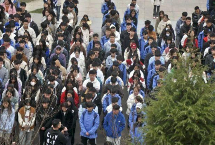 校園消防演練，防范于未“燃”