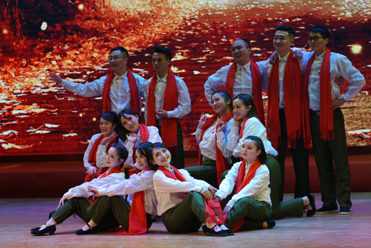 畢節(jié)工業(yè)職業(yè)技術(shù)學(xué)院迎新晚會(huì)