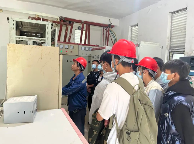 機(jī)電工程系成功舉辦“博·覽——企業(yè)見習(xí)”貴州晶陽(yáng)實(shí)業(yè)集團(tuán)參觀活動(dòng)