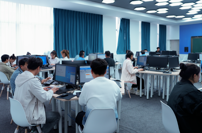 畢節(jié)工業(yè)職業(yè)技術(shù)學(xué)院第三屆學(xué)生技能大賽圓滿落幕！