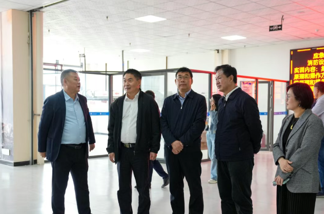 廣州鐵路職業(yè)技術(shù)學(xué)院、廣州機(jī)電技師學(xué)院到我院調(diào)研交流