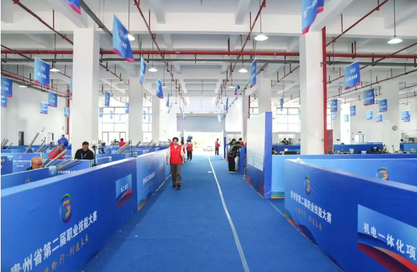 精彩紛呈！畢節(jié)工業(yè)職業(yè)技術(shù)學(xué)院賽區(qū)16項(xiàng)賽事正式開(kāi)賽，青春與技能在這里交織！